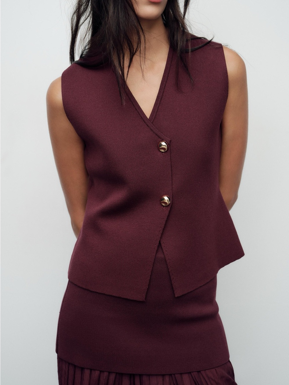 Zara Sleeveless V-Neck Knit Vest in Deep Burgundy